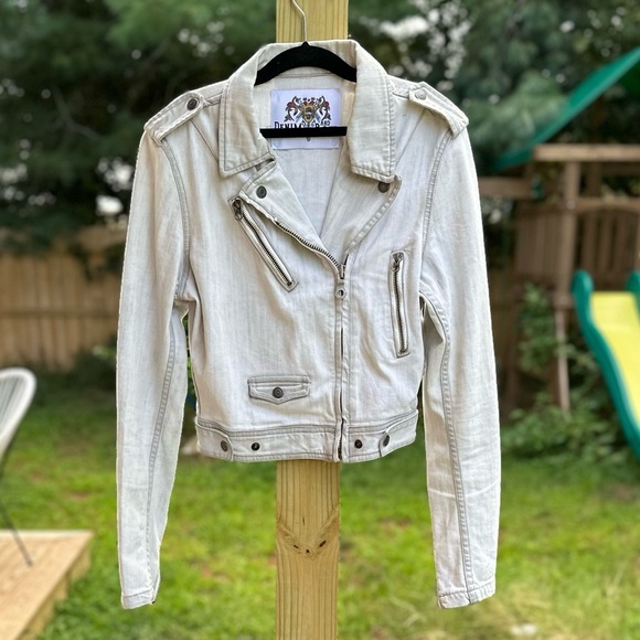 Denim and Bone Mary and Roses patch and embroidered one of a kind Levi Jacket - Picture 6 of 15